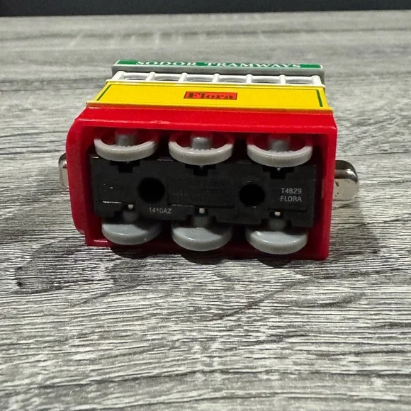 Thomas & Friends | Take-n-Play: Flora Tram (2009) - Collectible Die-Cast Train - Picture 6 of 8
